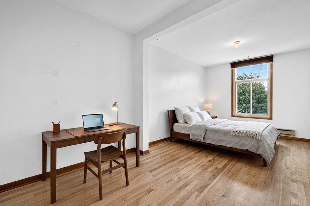 5487 Av. De L'esplanade Property Photo 8