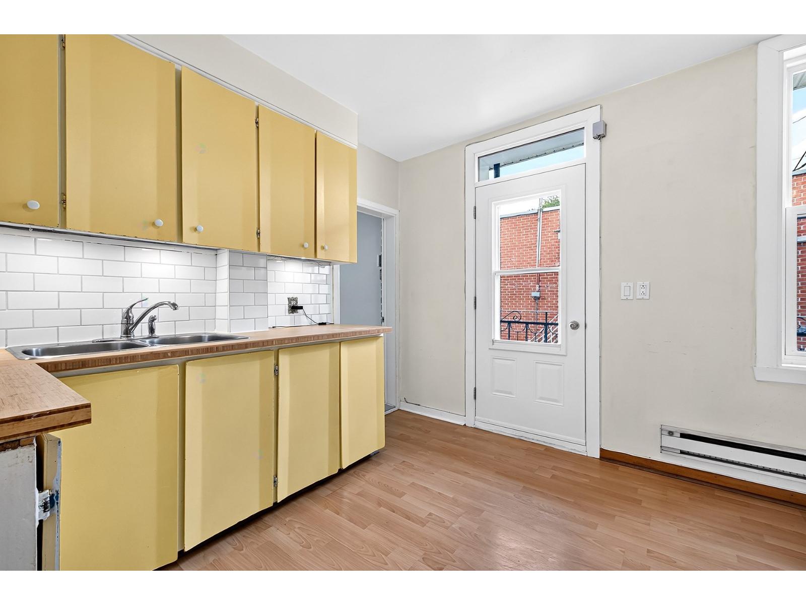 5487 Av. De L'esplanade Property Photo 11