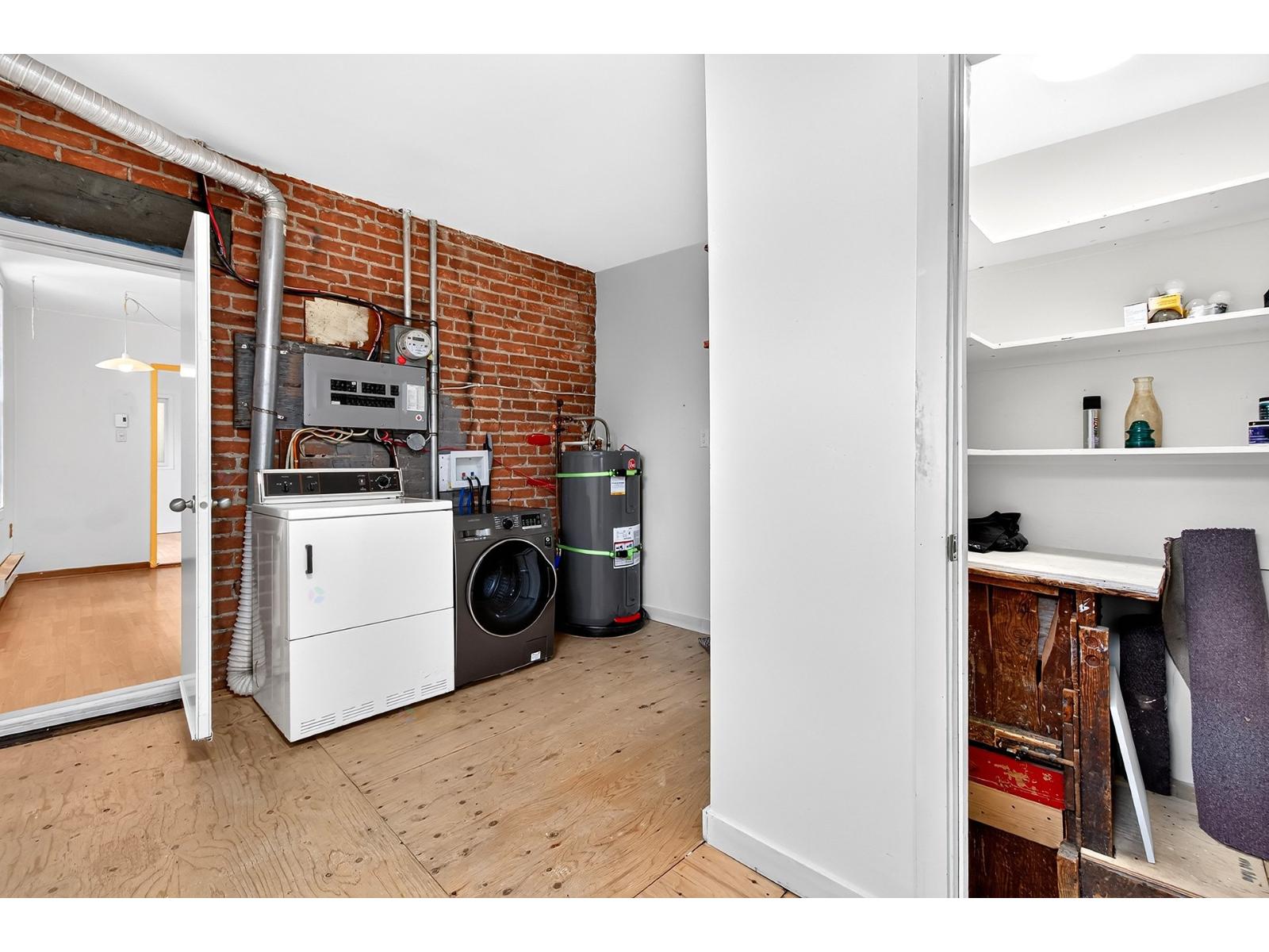 5487 Av. De L'esplanade Property Photo 18