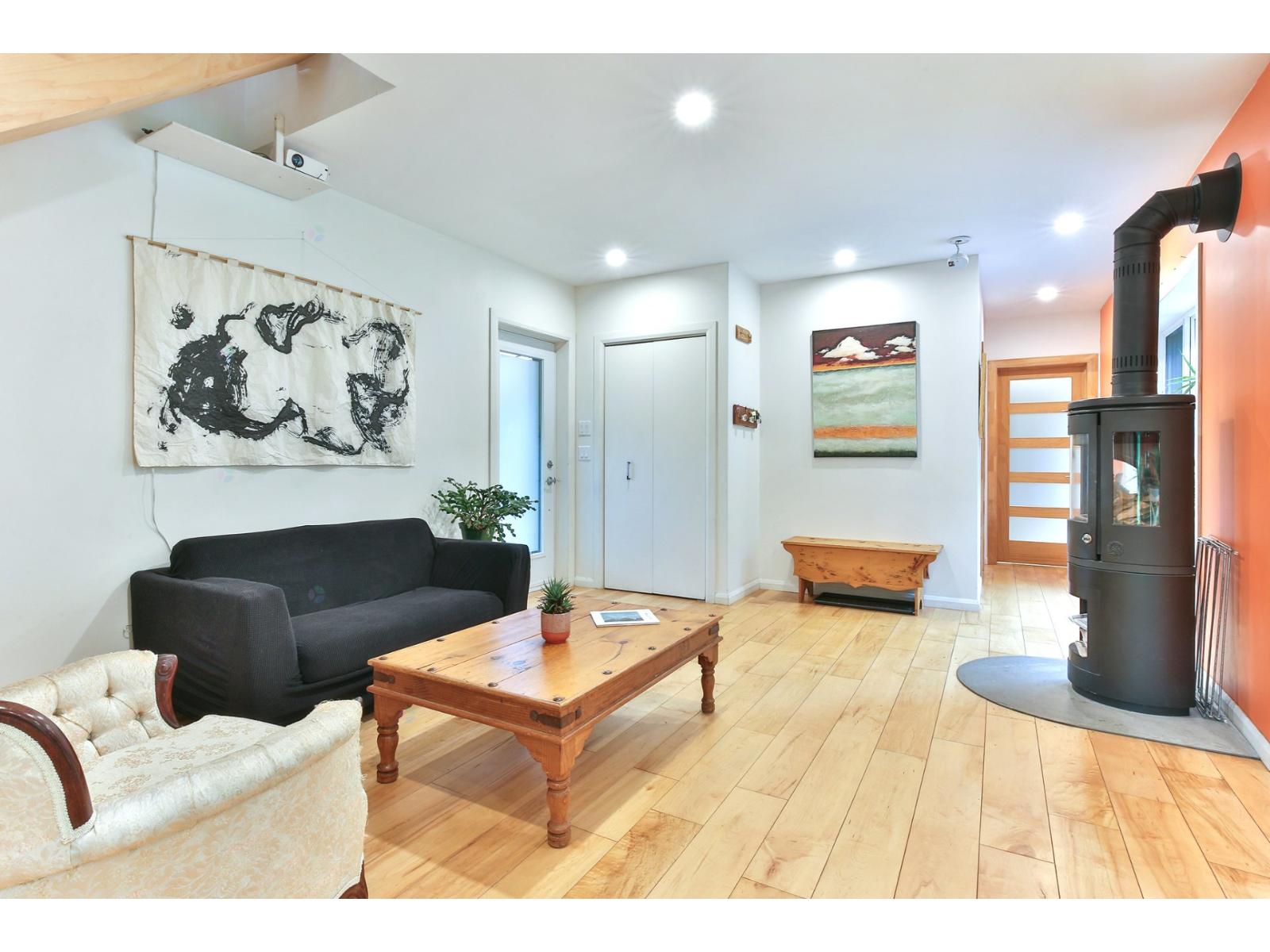 945z Ch. Parmenter Property Photo 4