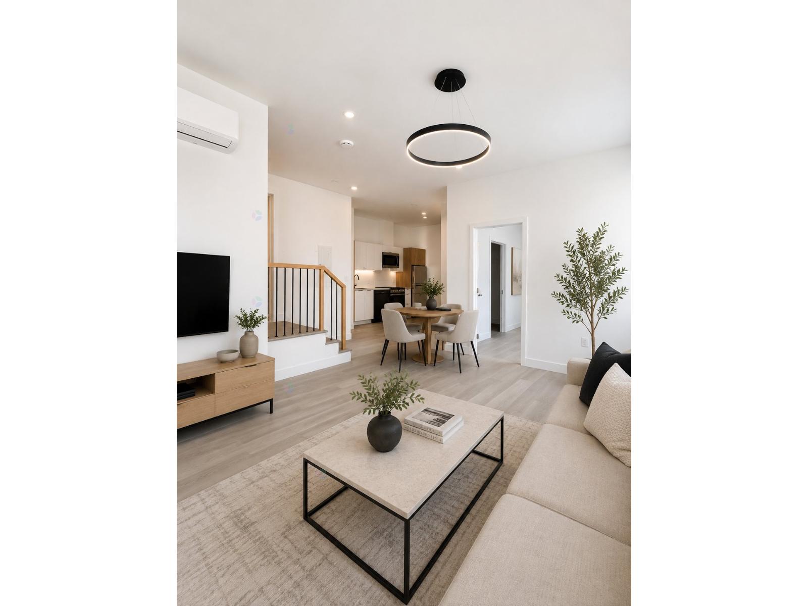 934 Rue Ste-Catherine E., #208
