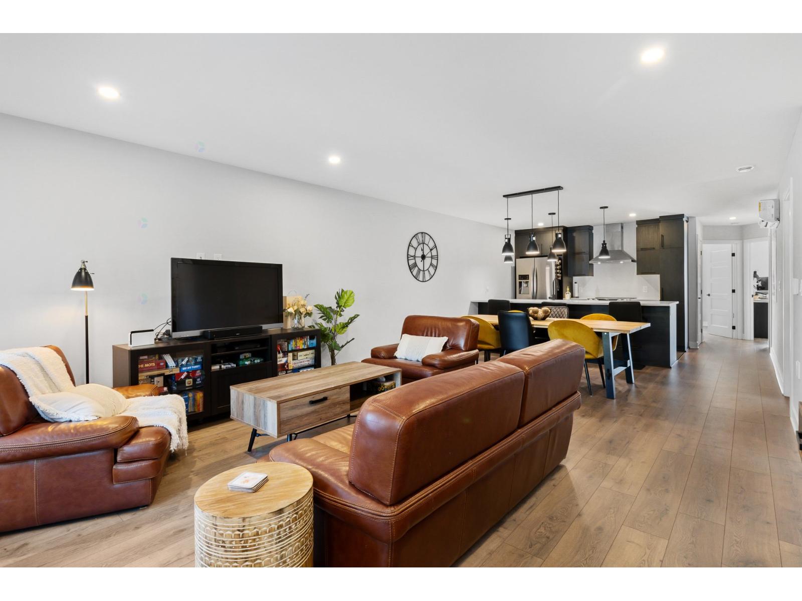 900 Rue Du Gisement, #4 Property Photo 1
