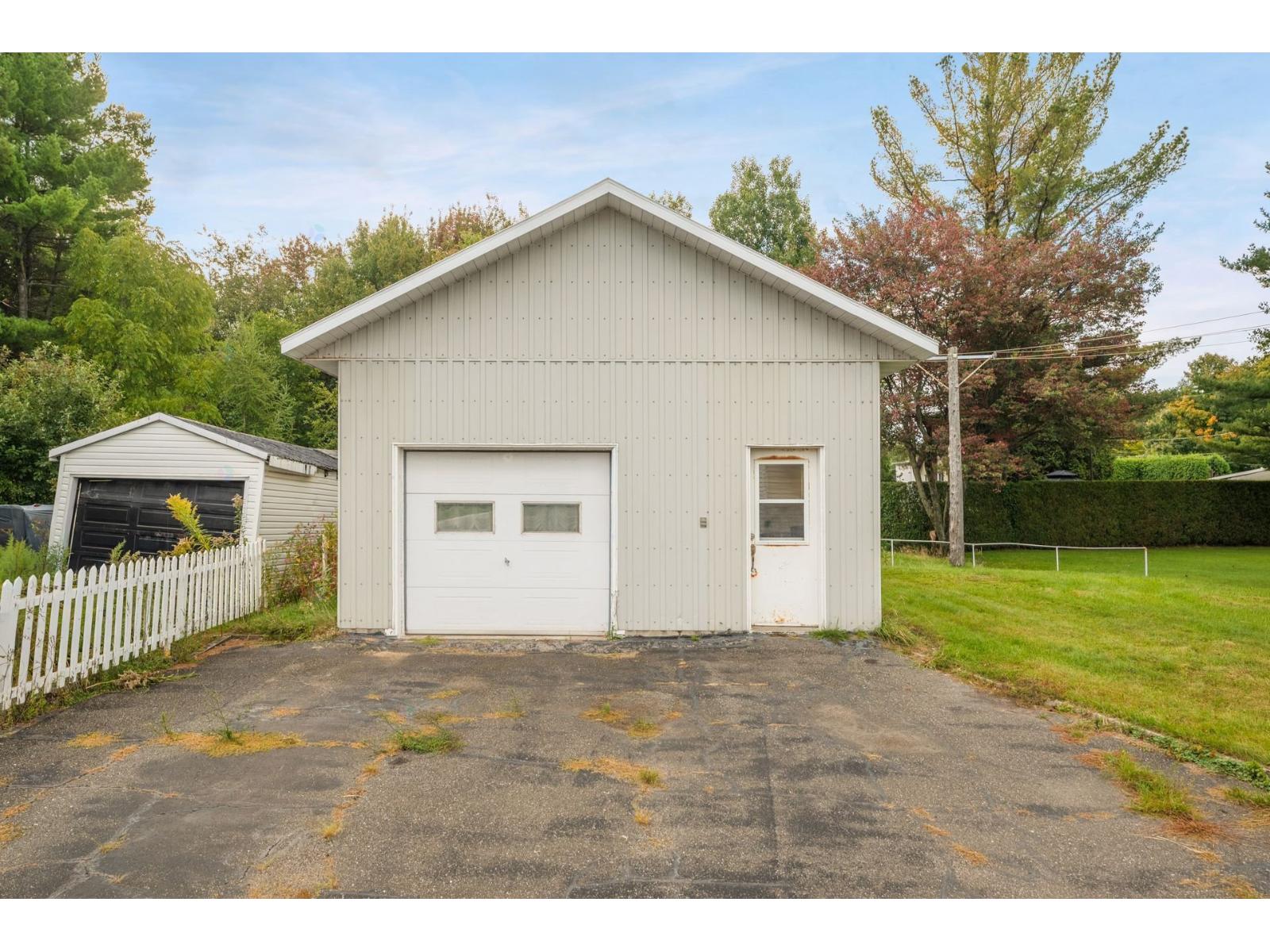 3100 Boul. Louis-fréchette Property Photo 2