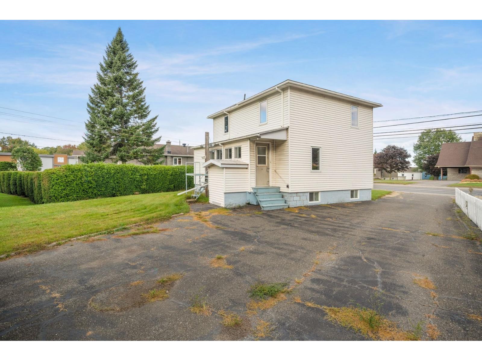 3100 Boul. Louis-fréchette Property Photo 4