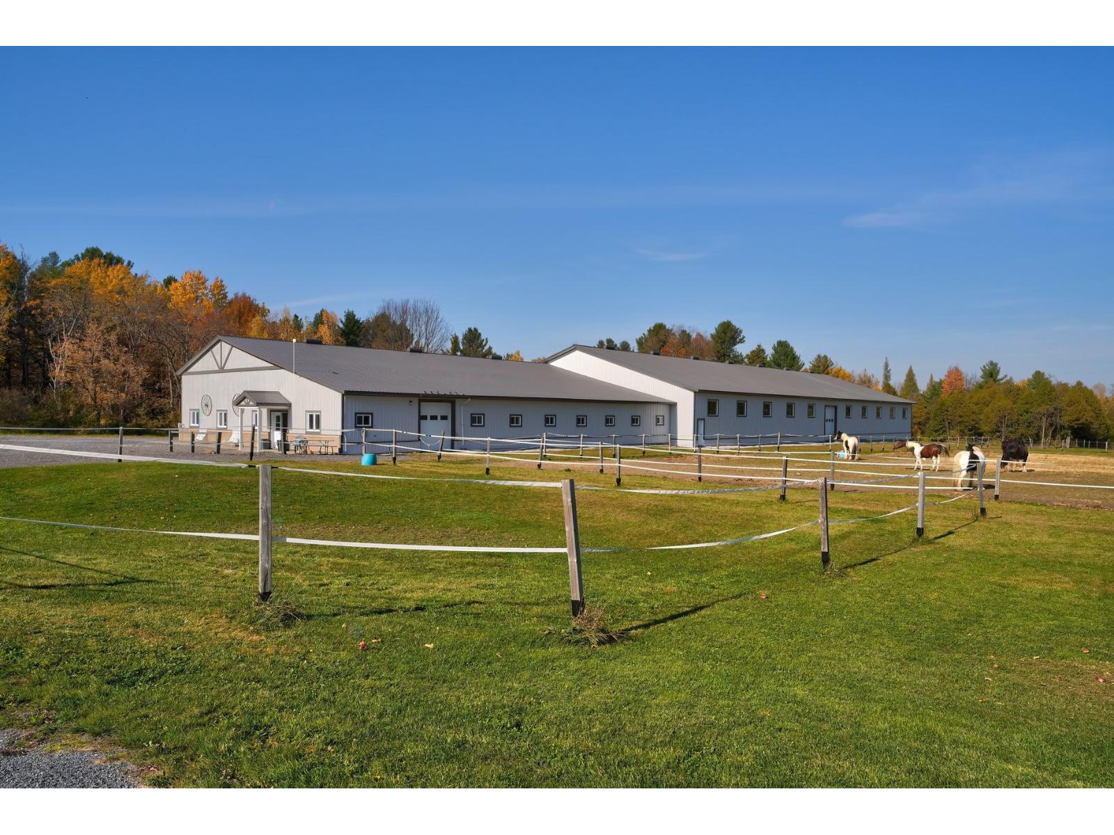 633z Ch. Hallé E. Property Photo 22