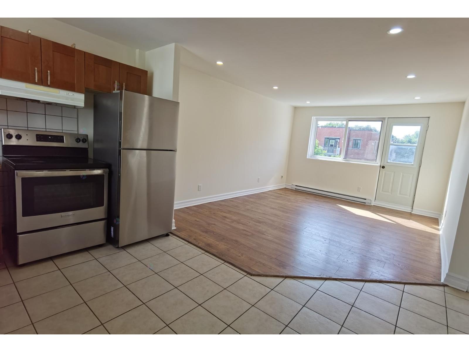 3300 Av. Van Horne, #301 Property Photo 4
