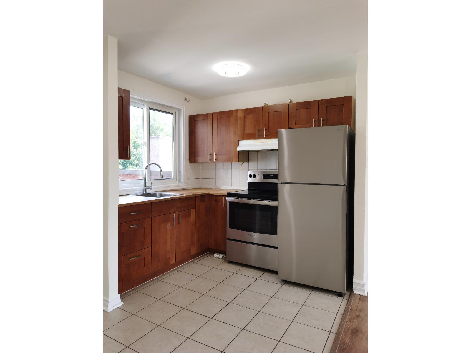 3300 Av. Van Horne, #301 Property Photo 5