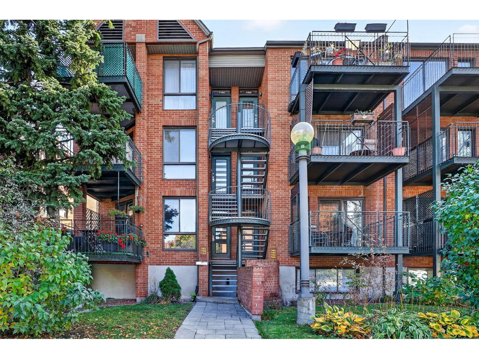 7158 Imp. De L'eau-vive Property Photo 1