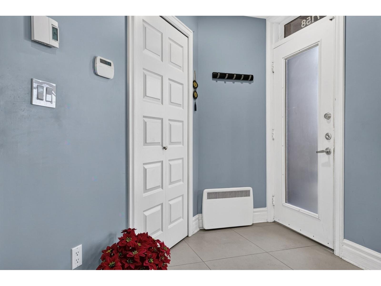 7158 Imp. De L'eau-vive Property Photo 4