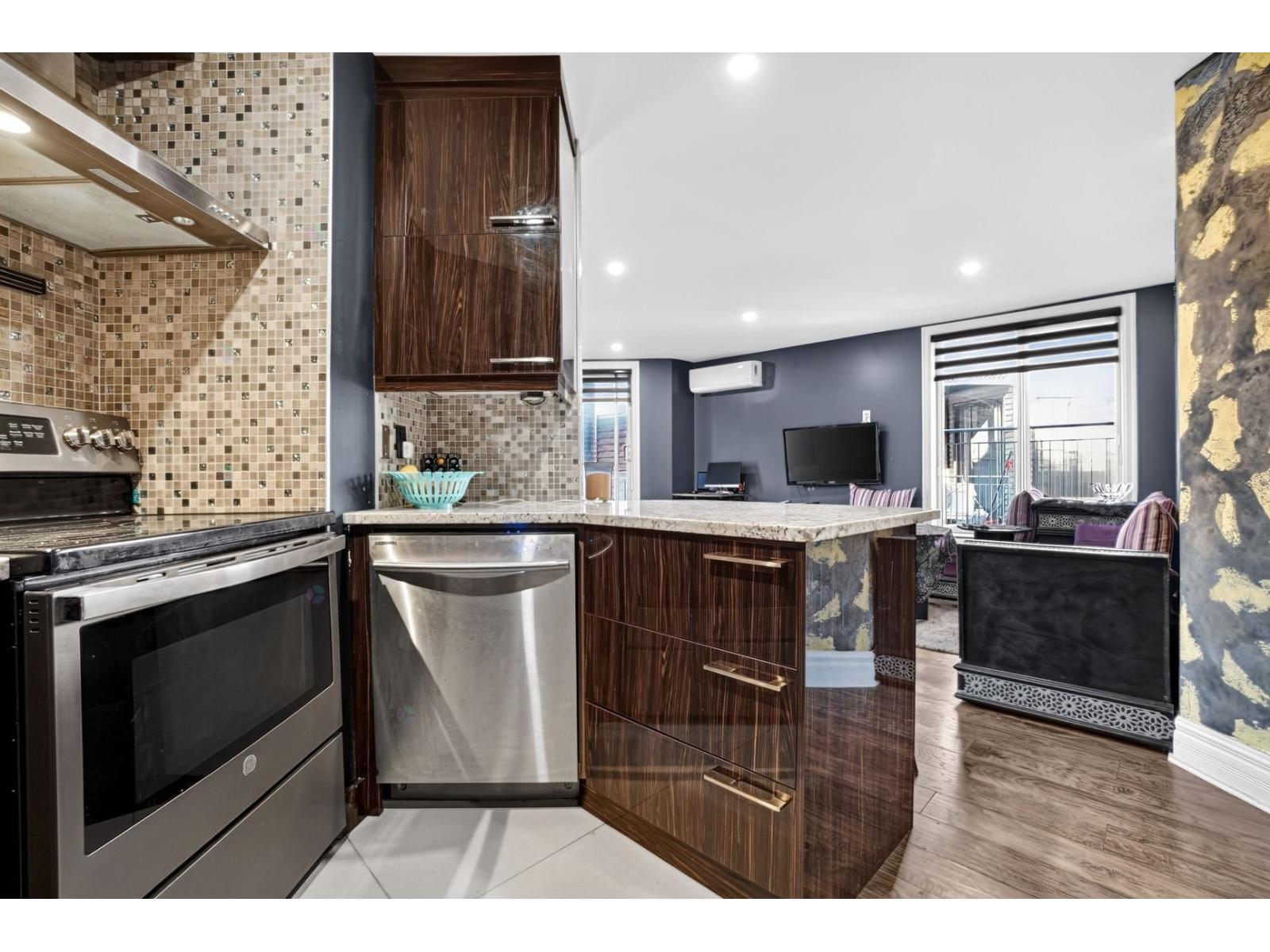 7158 Imp. De L'eau-vive Property Photo 12