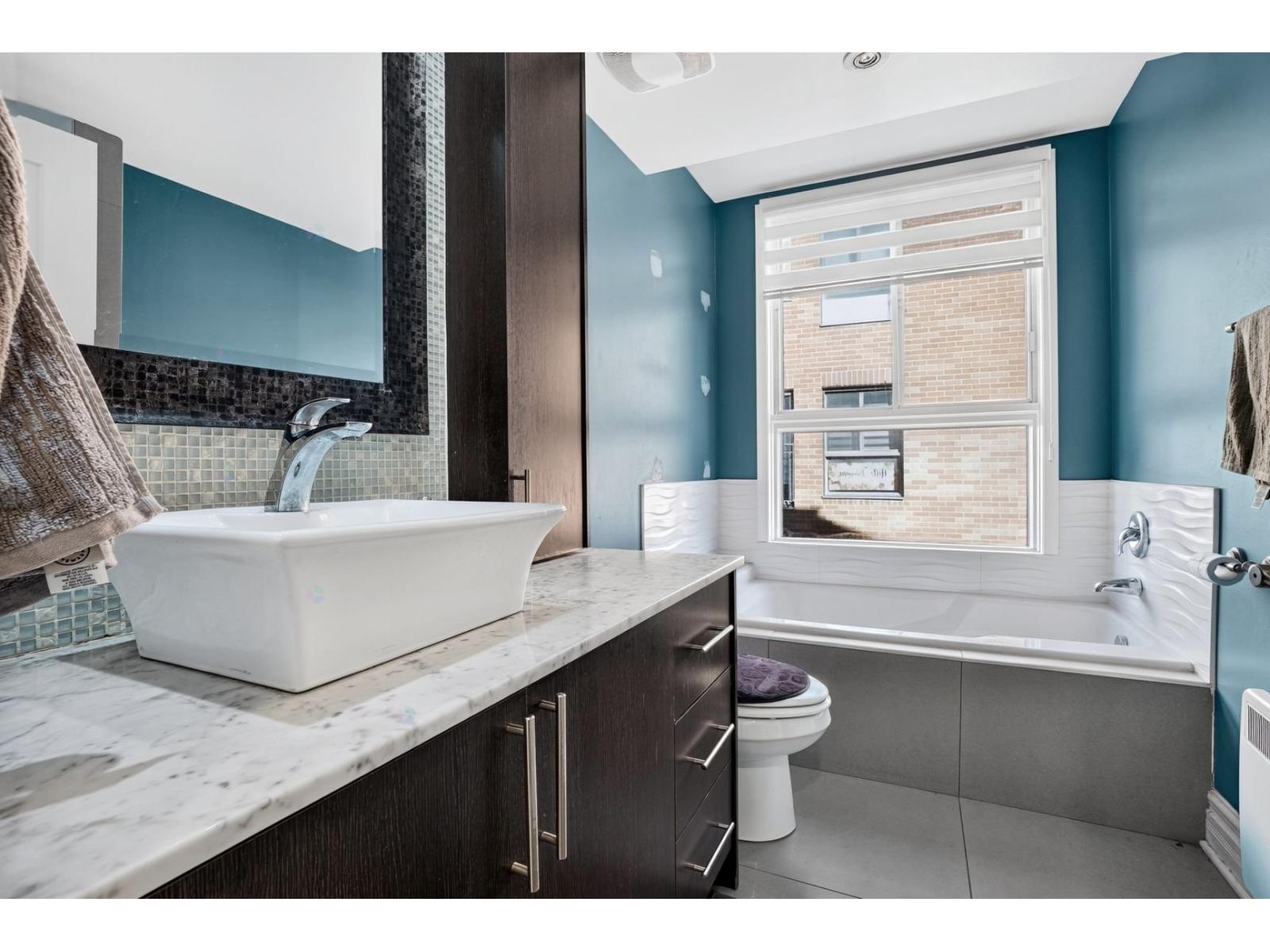 7158 Imp. De L'eau-vive Property Photo 18