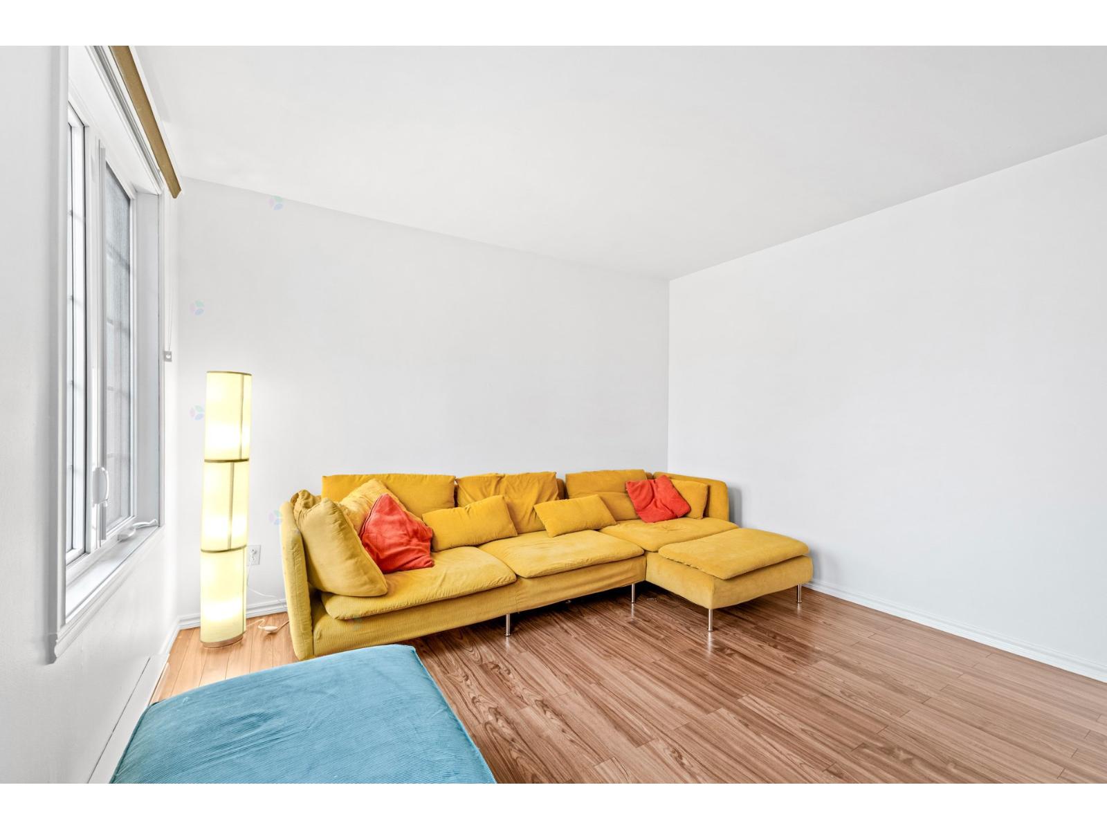 1117 Rue Dufort Property Photo 12