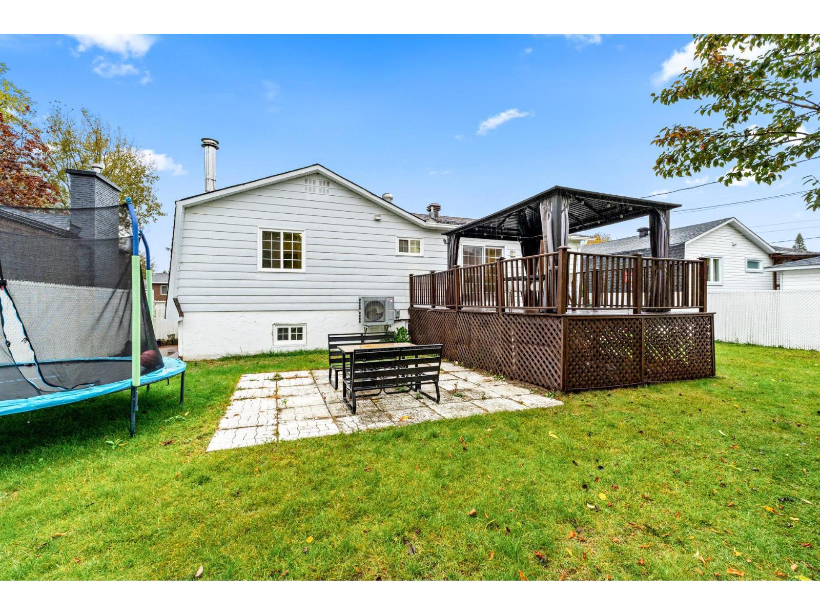 1117 Rue Dufort Property Photo 15