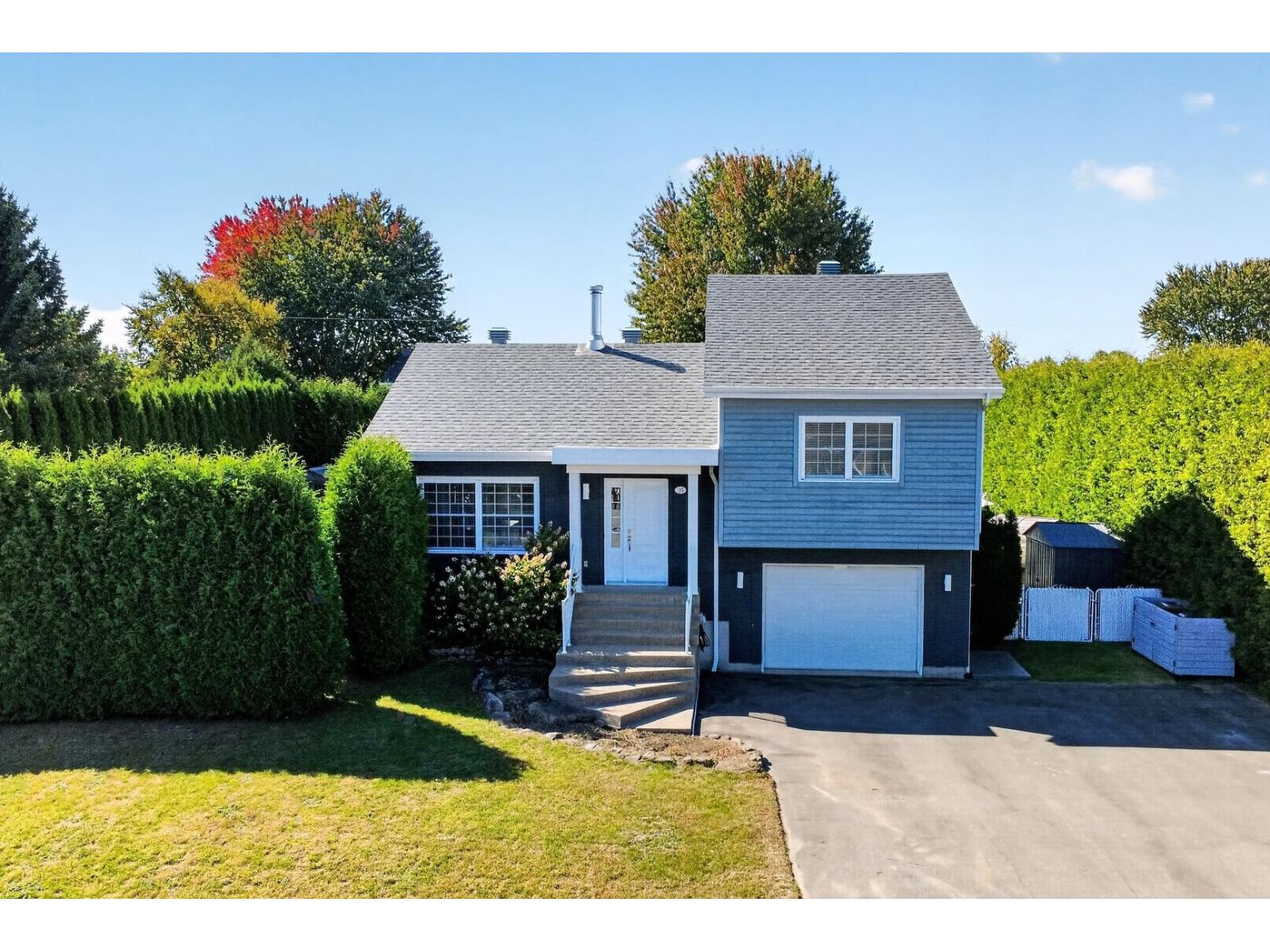 35 Rue Du Curé-chicoine Property Photo 1