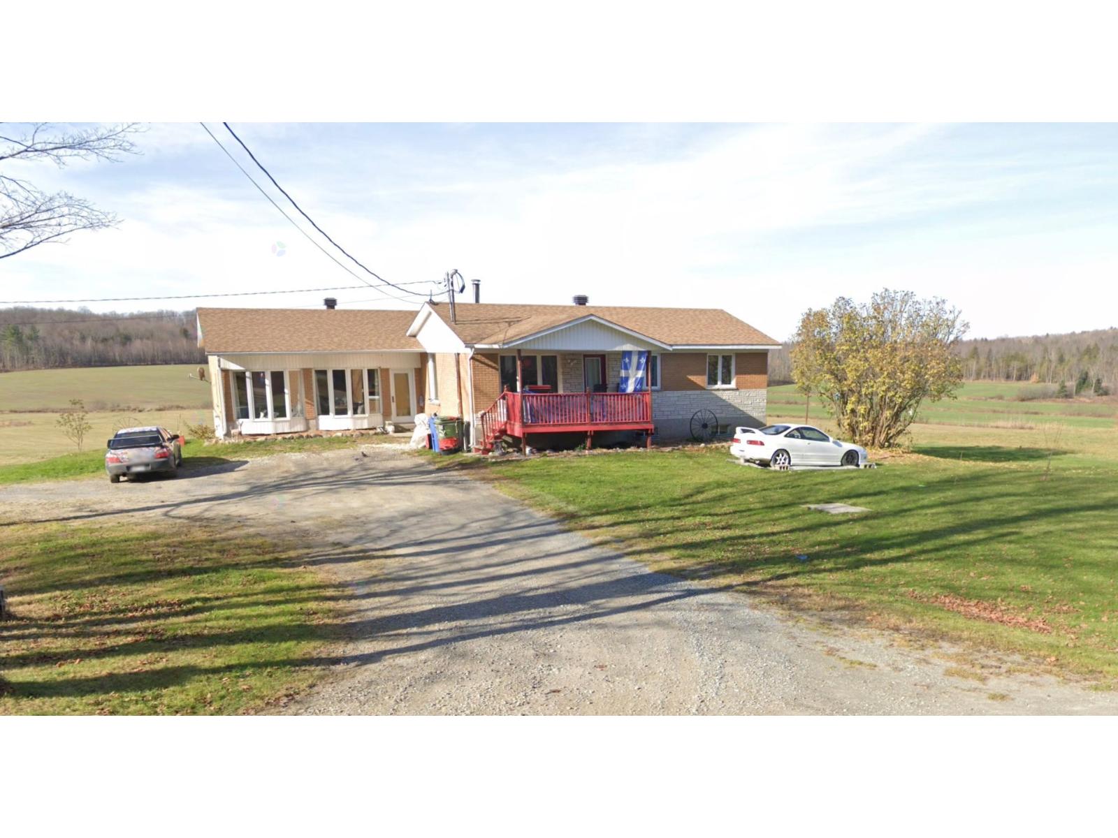 8044 8e Rang S. Property Photo 3