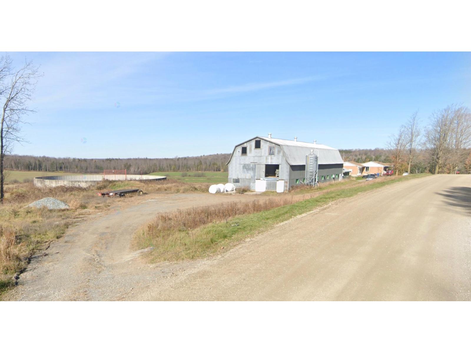 8044 8e Rang S. Property Photo 6