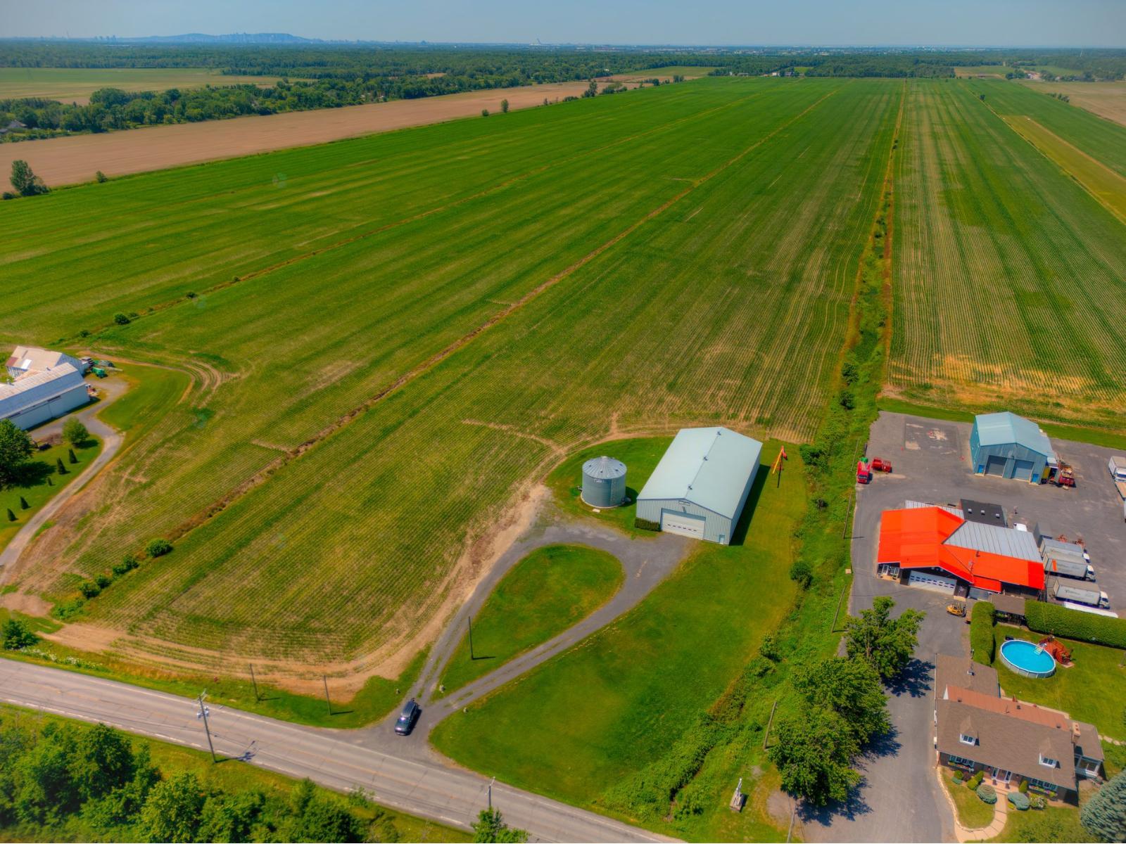 Ch. Bellerive Property Photo 9