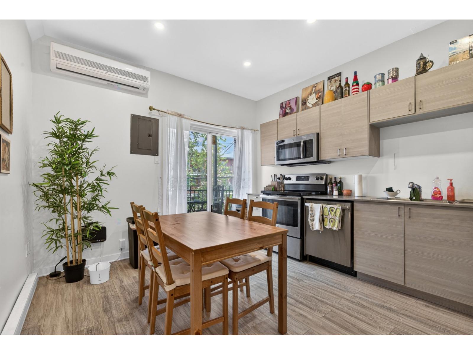 4877 Rue Notre-Dame O. Property Photo 1