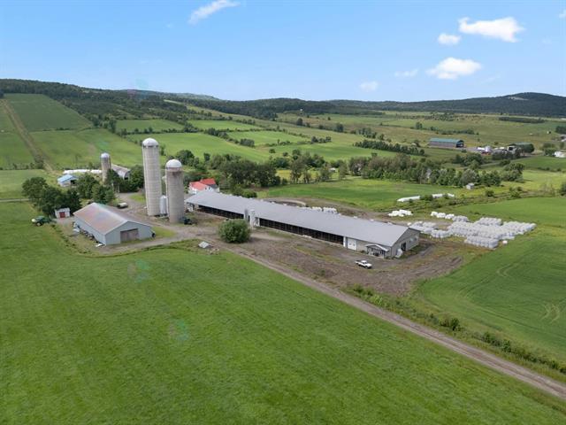 178Z Ch. Du 5e-Rang Property Photo 1