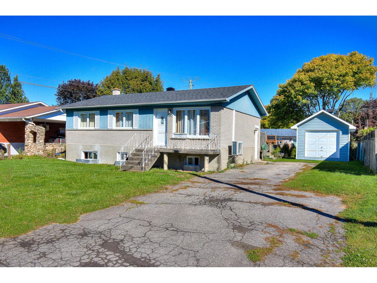 12 Rue Lauzon Property Photo 1