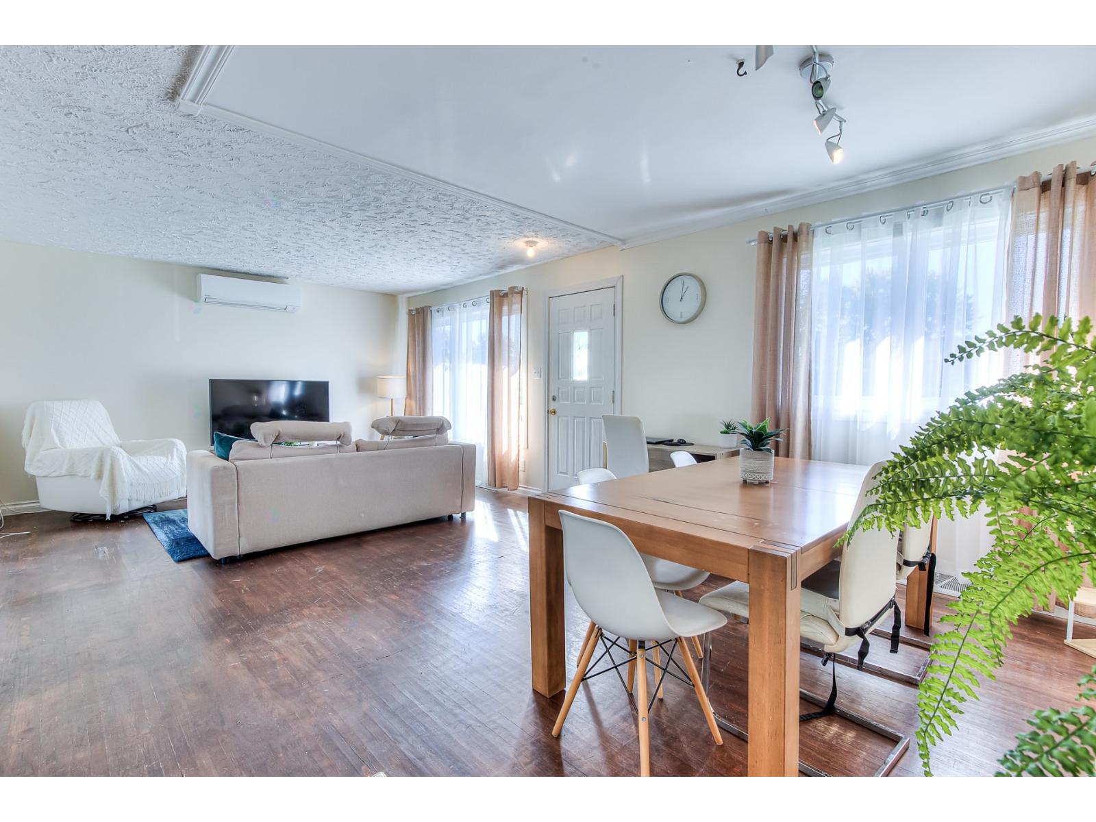 12 Rue Lauzon Property Photo 2
