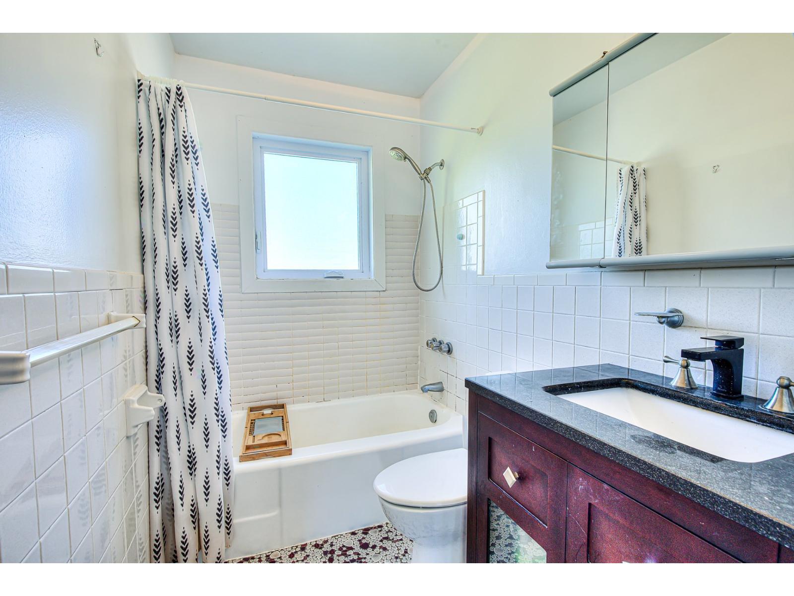 12 Rue Lauzon Property Photo 11