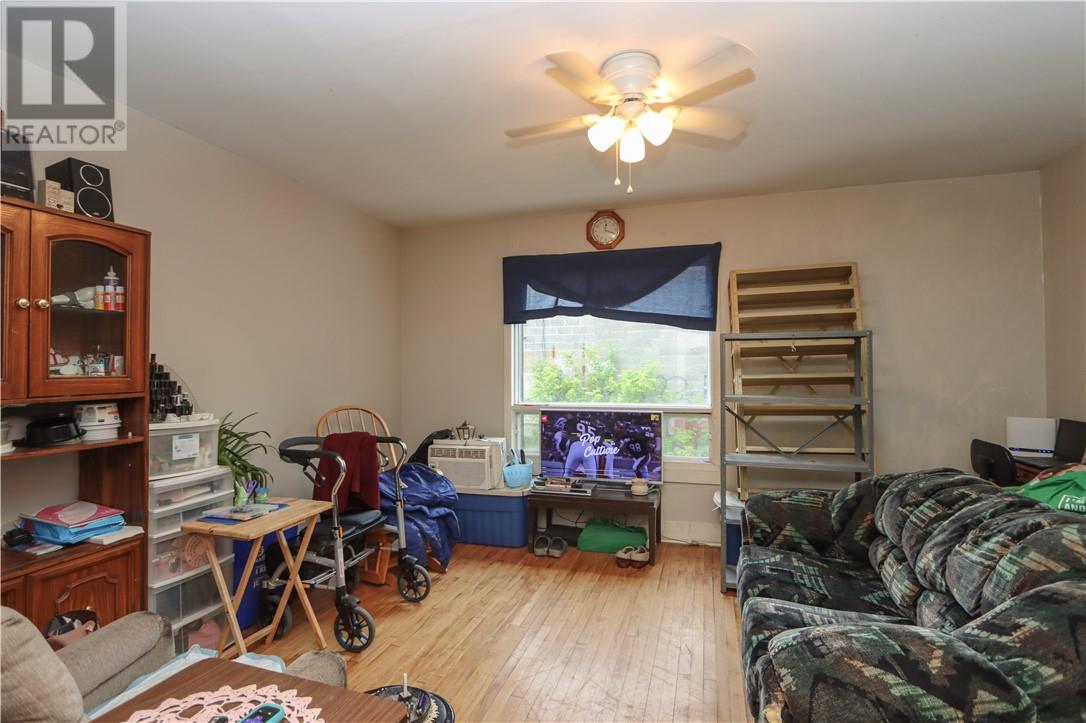 110 King Property Photo 6