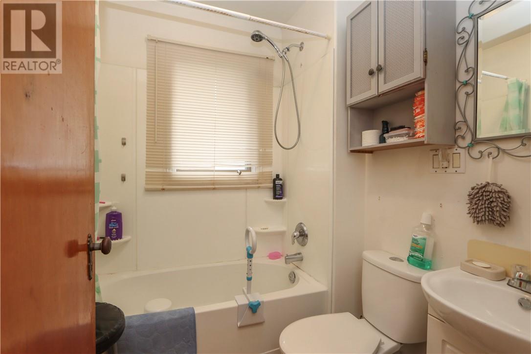 110 King Property Photo 12