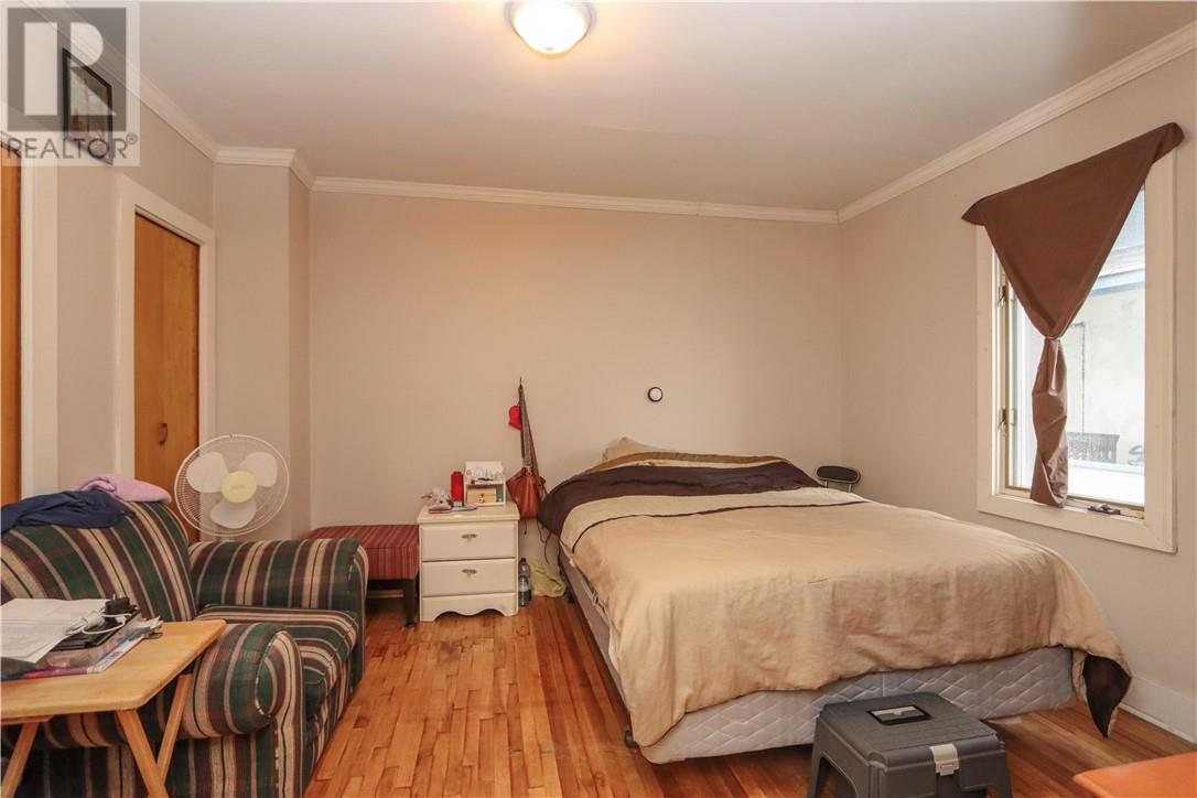 110 King Property Photo 13