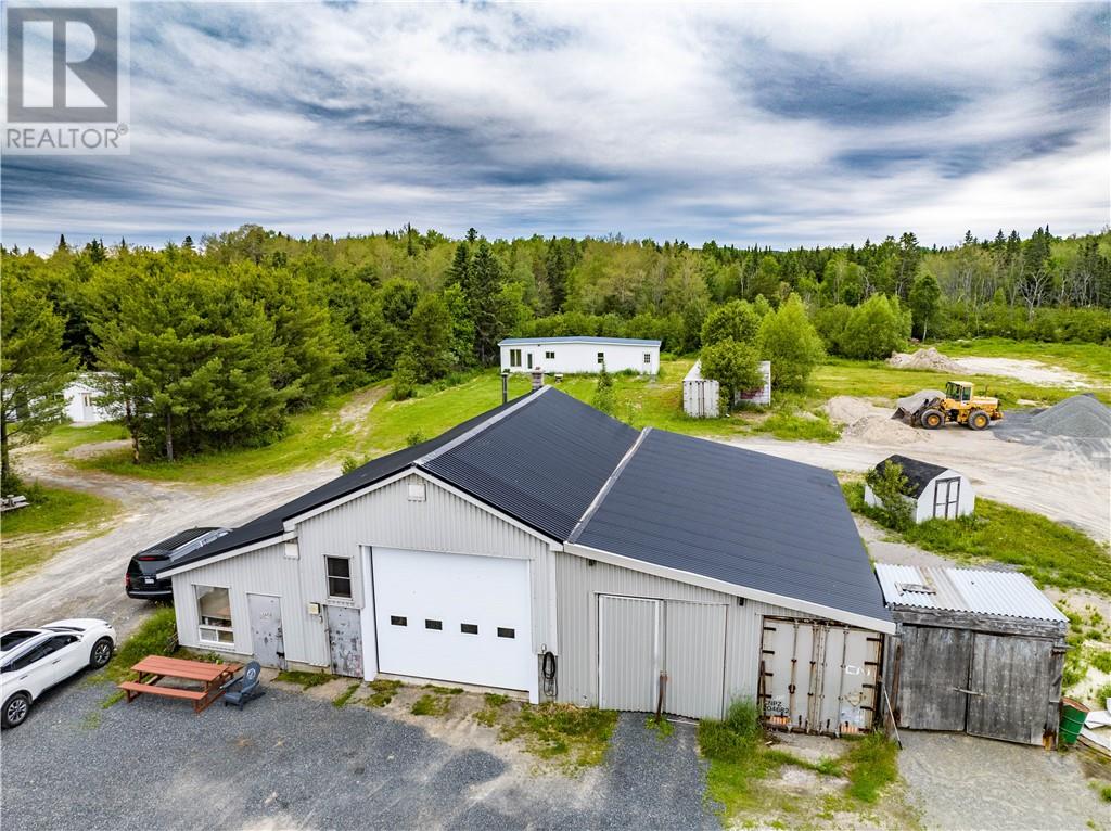 1500 Gravel Drive Property Photo 3