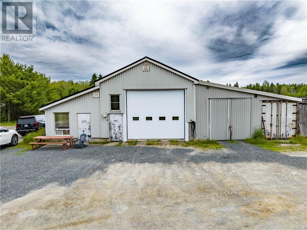 1500 Gravel Drive Property Photo 4