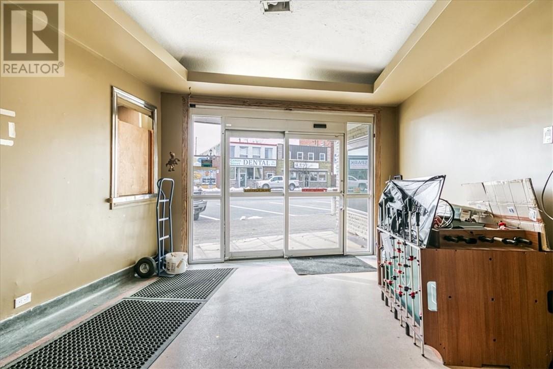 84 Centre Street Property Photo 4