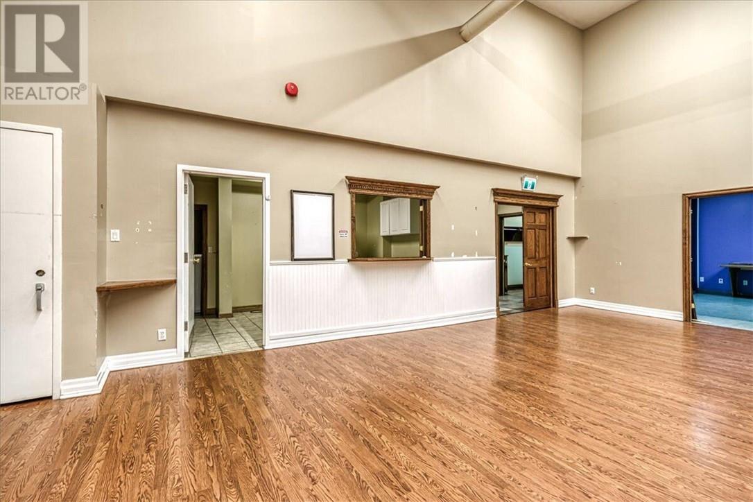 84 Centre Street Property Photo 7