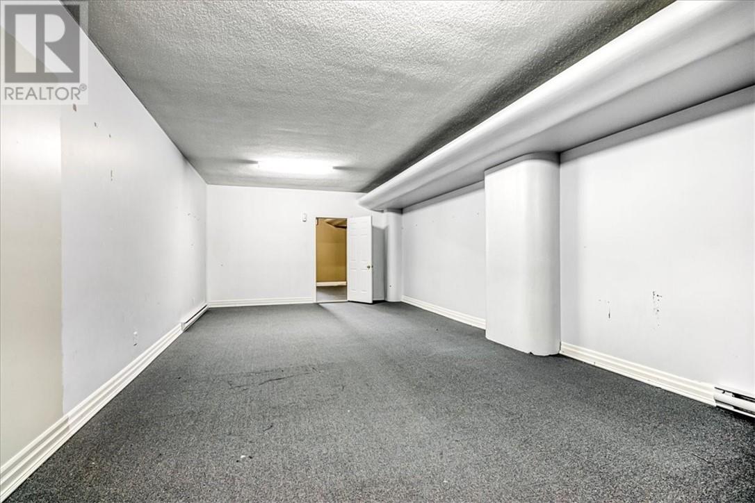 84 Centre Street Property Photo 25