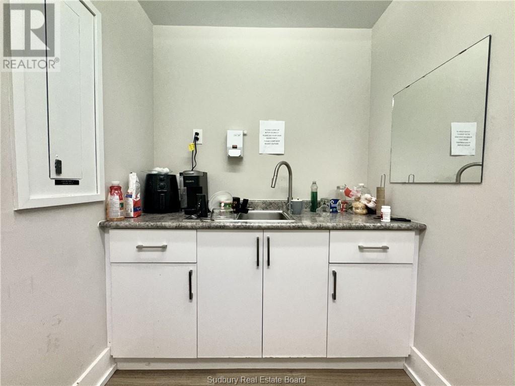 3454 Errington Avenue Property Photo 11