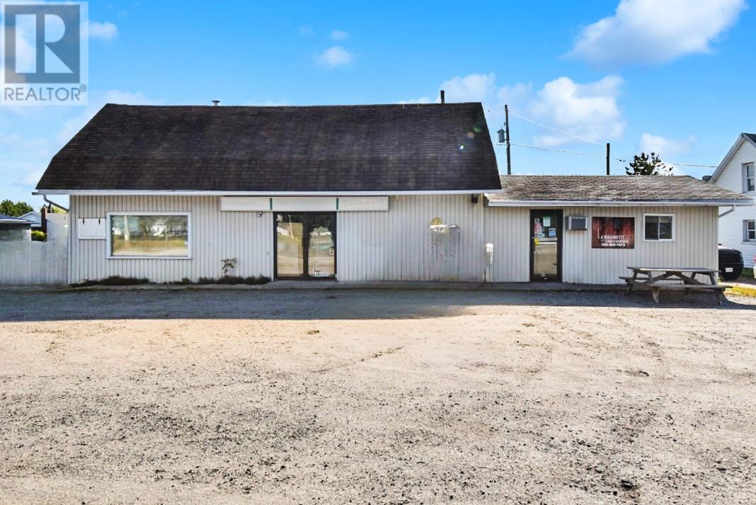 10494-10496 Highway 17 Property Photo 4