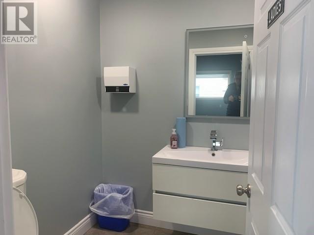 727 Lorne Street Property Photo 7