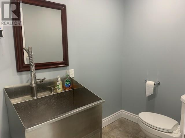 727 Lorne Street Property Photo 8