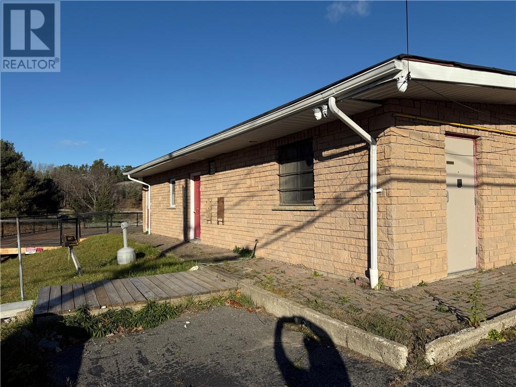 1203 Main Property Photo 4