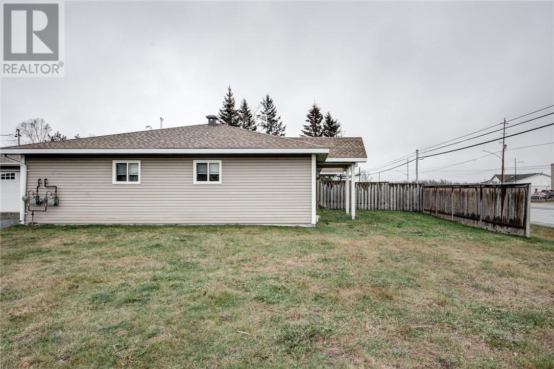 1514 Old Highway 69 N Property Photo 2