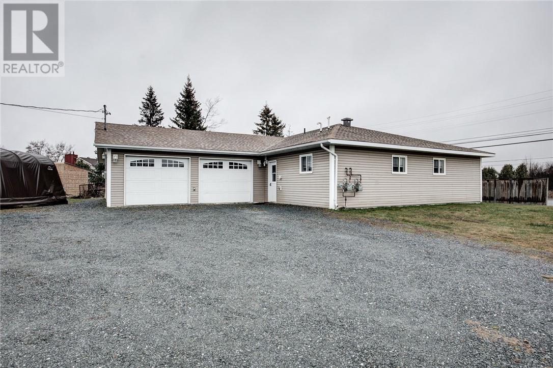 1514 Old Highway 69 N Property Photo 3