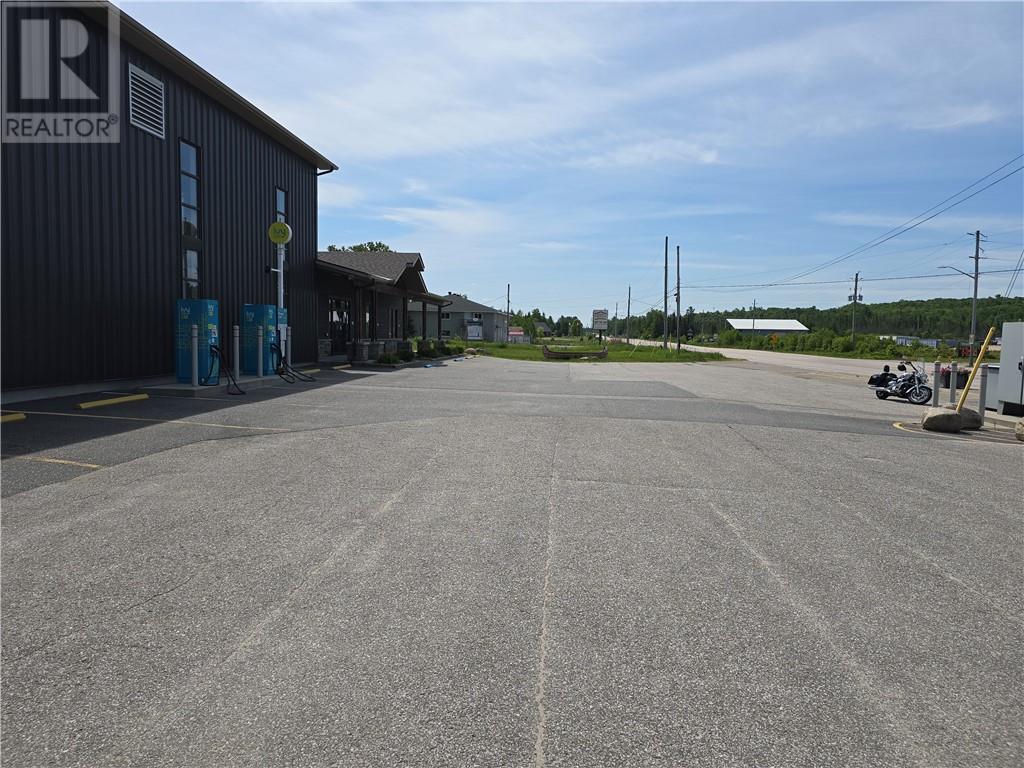 309 Highway 124 Property Photo 4