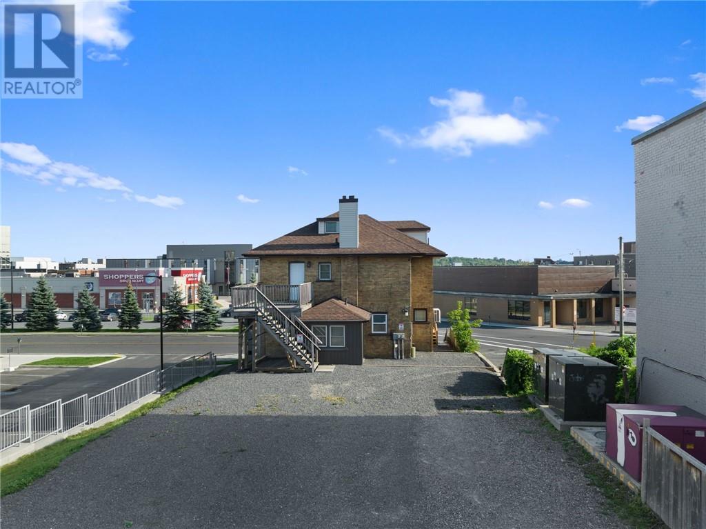 112 Beech Street Unit# Main Unit Property Photo 3