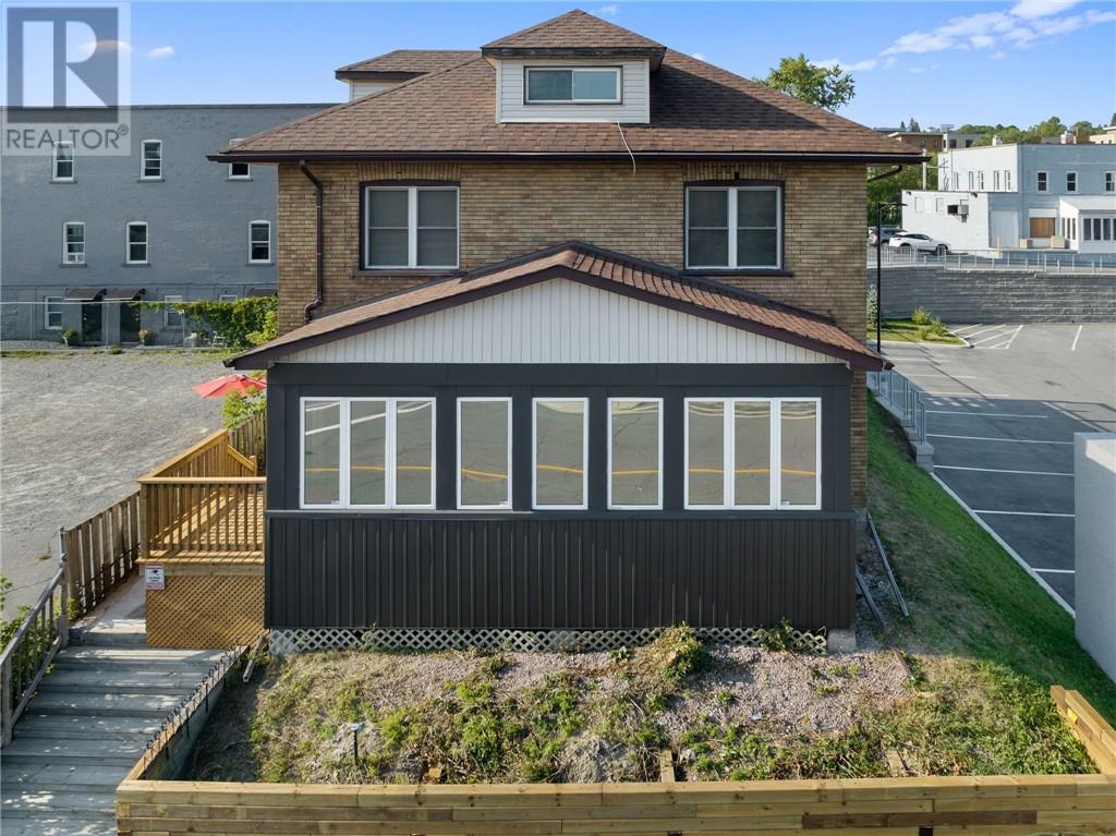 112 Beech Street Unit# Upper Unit Property Photo 1