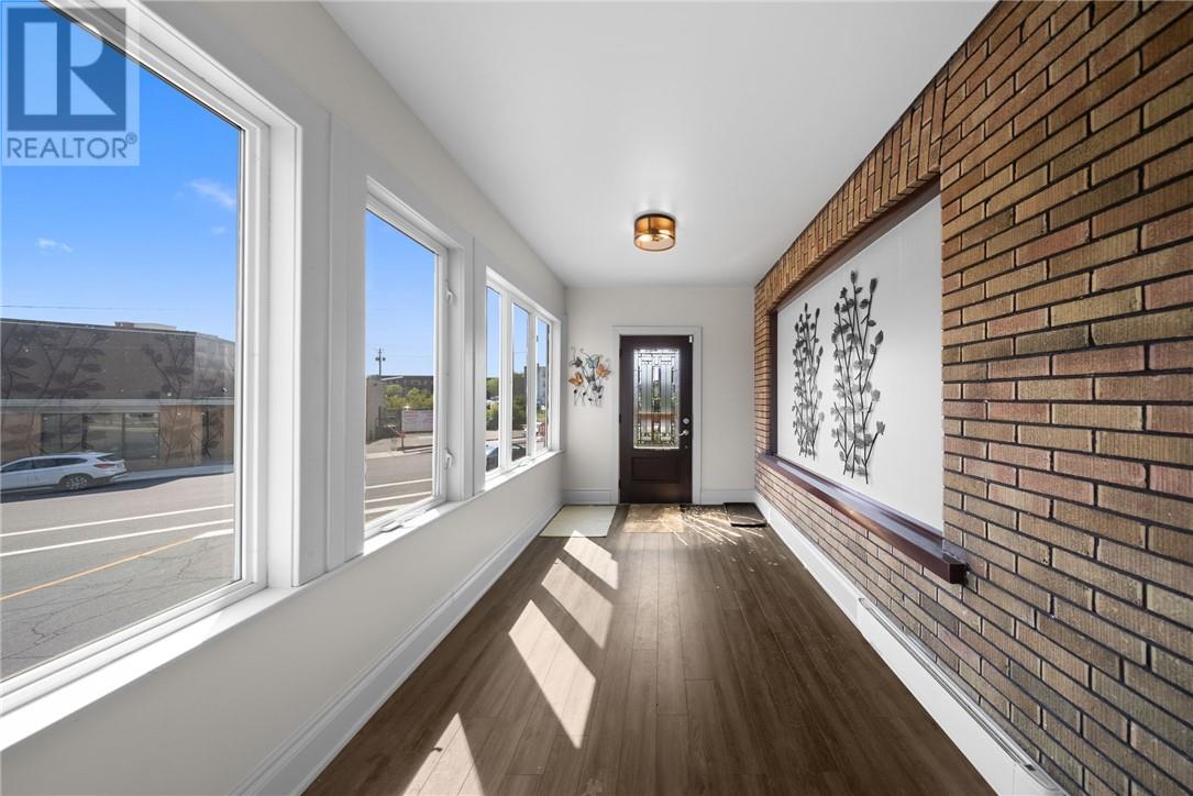 112 Beech Street Unit# Upper Unit Property Photo 4