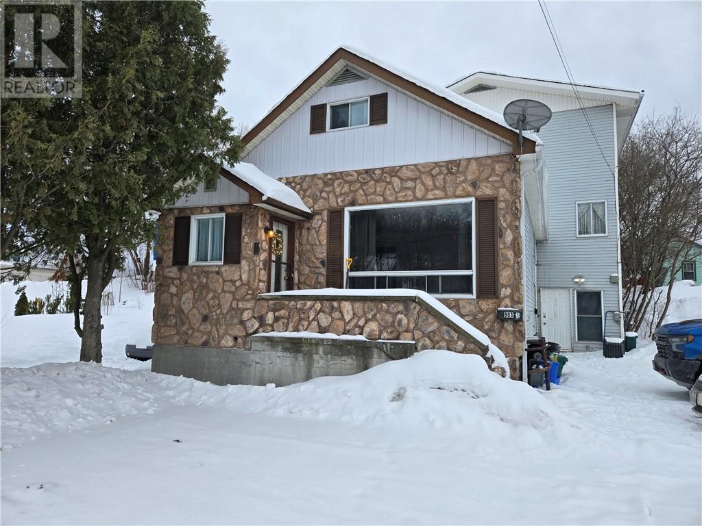 903 Howey Drive Property Photo 1