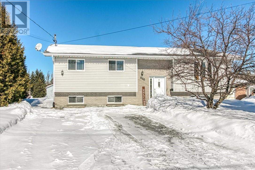 840 Belanger Street Property Photo