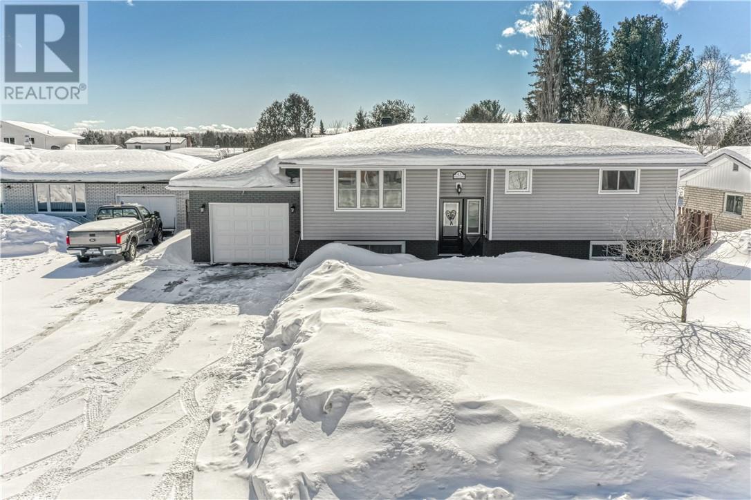 43 Hemlock Street Property Photo