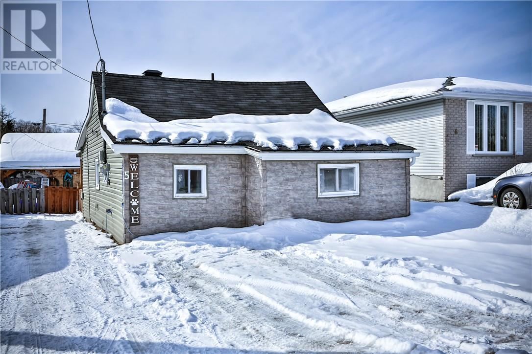 Capreol Real Estate Listings Main Image
