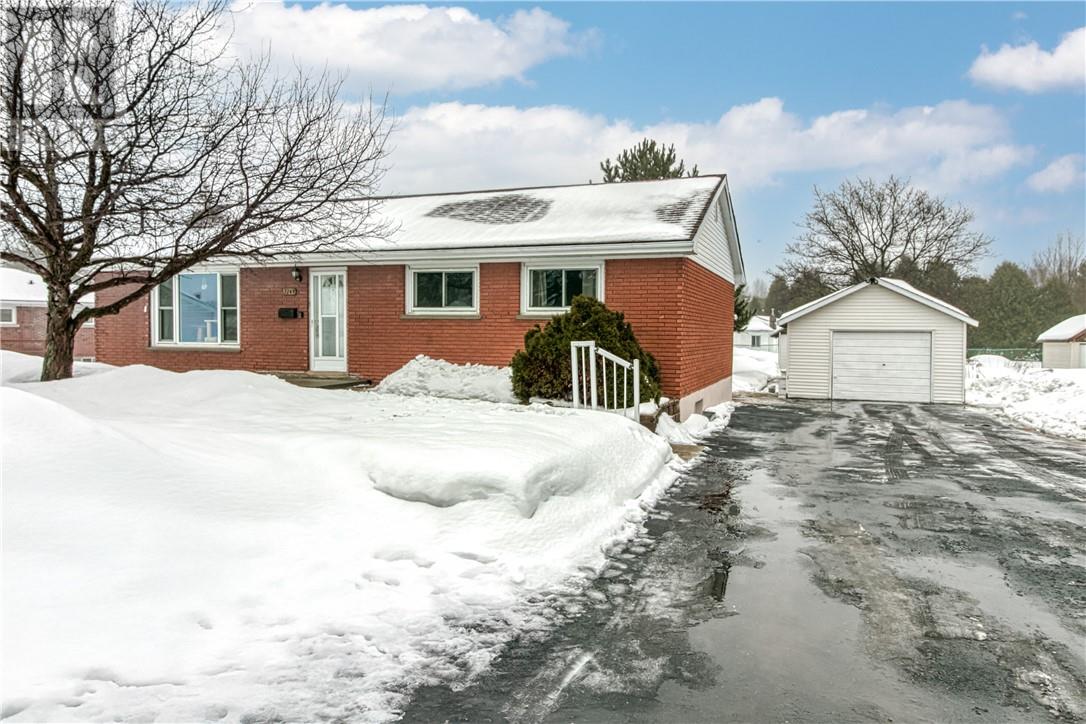3249 Algonquin Road Property Photo